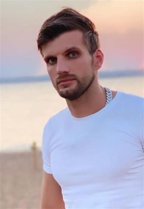 Florian sukaj teeth. Stacey Silva shares post-surgery 'results update' during dinner date with Florian Sukaj. Tue Oct 03, 2023 at 5:14pm ET. By Mona Wexler. Stacey updated her fans following weight-loss surgery ... 