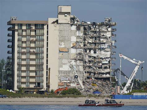 Florida condo building evacuated near deadly collapse