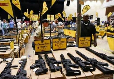 Florida Gun Expo holds over 70 Gun shows per year through out the state of Florida. All Gun Shows are heavily advertised via newspapers, Radio stations, social media and much more. If you would like to become a vendor at our Florida Gun Shows please email floridagunexpo@gmail.com.