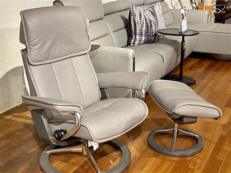 Florida leather gallery. Fresh frames from the leaders of the leather industry. Florida Leather Gallery has a great selection of Natuzzi leather sofas, sectionals & chairs. Stores in Fort Myers, Tampa, Clearwater, Sarasota & Bonita Springs. 