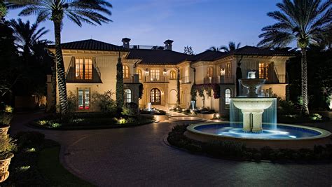 Florida mansions. 4 beds 4.5 baths 4,101 sq ft 8,999 sq ft (lot) 322 Bayview Dr NE, Saint Petersburg, FL 33704. ABOUT THIS HOME. Luxury Home for sale in St. Petersburg, FL: Welcome to a realm of unparalleled luxury at Saltaire, where opulence and refinement converge in the heart of downtown St. Pete. 