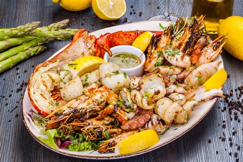 Florida seafood. Other seafood restaurants in Fort Lauderdale include Kelly’s Landing, which has been synonymous with the freshest New England seafood, local beer, and superior wine selections since 1987. The owners’ mission has always been to bring the flavors of South Boston to South Florida, so you can guarantee exceptional … 