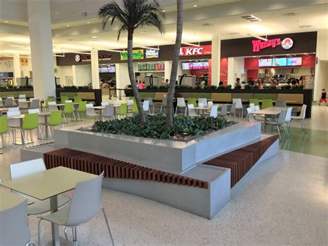  Dining & Fast Food. No current notices. You may call 407-956-4484 for more information about this plaza's available food services. Dunkin' Donuts. KFC. Wendy's. . 