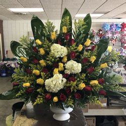 Flower Corner, 8233 Township Rd, Clinton, IL, Florists