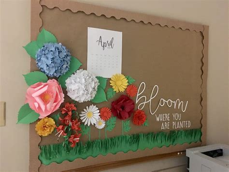 Paper Tulip Cut Outs for Spring Classroom Bulletin Boards, Tulip D