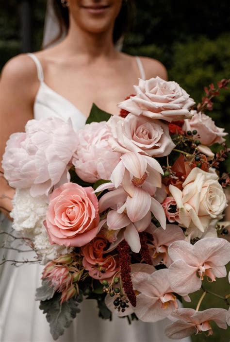 Flowers wedding. Read on for the best September wedding flowers. Meet the Expert. Emily Petros is the owner of El Petros Floral in Southern California. She’s been a floral designer for 12 years. 