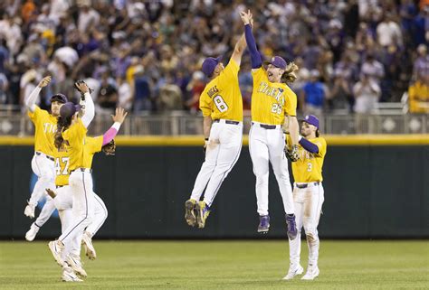 Floyd fans 17 and Beloso’s HR in 11th gives LSU a 4-3 win over Florida in Game 1 of the CWS finals
