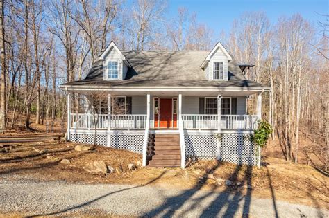 Floyd va real estate. Eat-in kitchen includes pantry, granite co. $629,900. 3 beds 2.5 baths 2,122 sq ft 25.76 acres (lot) 323 Mystic Ln NW, Willis, VA 24380. ABOUT THIS HOME. Floyd County, VA home for sale. This Charming 3 bedroom, 2 bath home sits on 7.7 acres less than 15 minutes from the town of Floyd. 