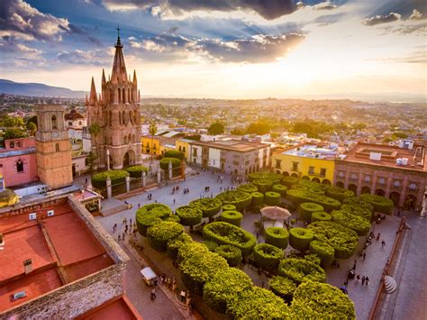 Your San Miguel de Allende Vacation. Come and discover this amazing city for yourself with a San Miguel de Allende vacation package. Consider staying in the neighborhood of Zona Centro, which is great for culture and dining, and your time here is bound to be unforgettable. If your trip to San Miguel de Allende includes some sightseeing, take in .... 