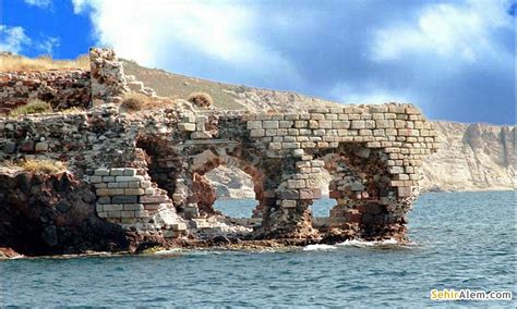 Foça Dış Kale.