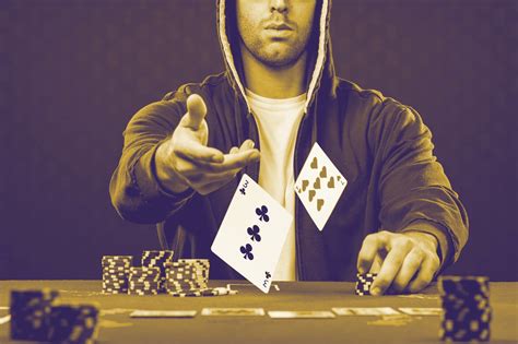 Fold poker