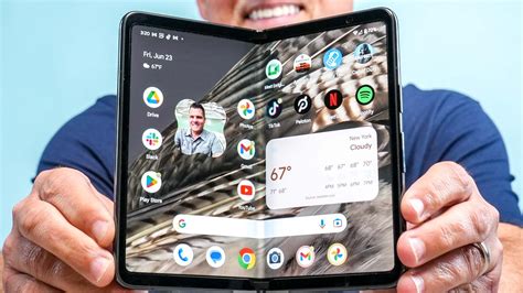 Foldable phones 2023. 10 Jun 2023 ... If Samsung's advertising budget hasn't been suggested to you already, many tech companies now believe that the future of mobile computing ... 