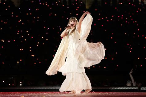 Folklore taylor swift eras tour. Things To Know About Folklore taylor swift eras tour. 