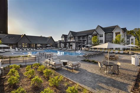 Passport Apartments' premium location, apartment finishes and resort-style amenities are sure to... Herndon, VA 20171. 