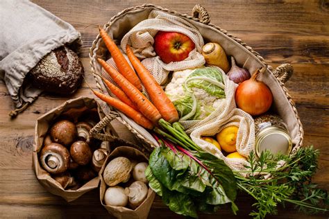 Food free. Thanksgiving food boxes: Many food banks provide free baskets or boxes with food to make your own Thanksgiving meal. These boxes can include protein like turkey and … 
