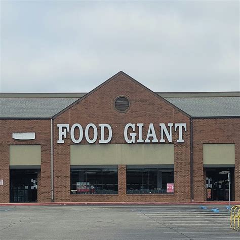 Food Giant Pinson, Pinson, Alabama. 2,058 likes · 89 talking about this · 432 were here. Neighborhood grocery store with full meat department, produce department, deli/bakery and a floral department..... 