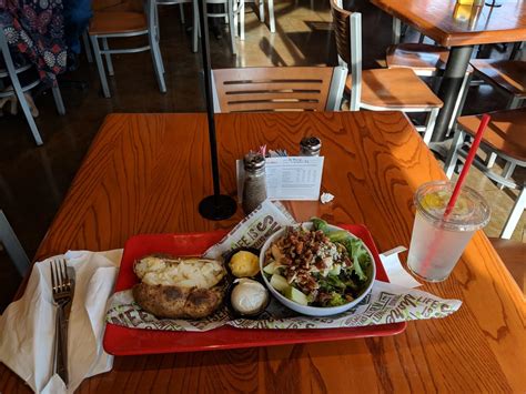 Food in starkville ms. How far is Starkville, MS from the coast? Starkville is about four hours from the Mississippi Coast and towns like Gulfport, Biloxi, and Pascagoula. Mobile, AL is about 3 hours and … 