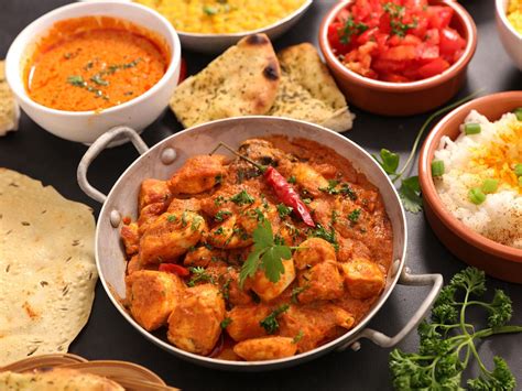Food indian. Classic butter chicken has delicious creamy gravy thanks to dollops of butter or makhaṇa (ਮੱਖਣ) used to cook the gravy. The juicy chicken is served with basmati rice or naan (ਨਾਨ ). 3. Sarson Ka Saag. Sarson ka saag (ਸਰਸੋਂ ਦਾ ਸਾਗ) is a winter special, hearty vegetarian Punjabi specialty. 