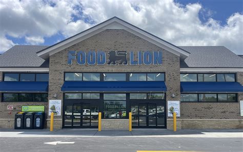 Food Lion can be found near the intersection of Main Street, 16th Avenue and North Main Street, in Conway, South Carolina. By car . Ideally positioned a 1 minute trip from Cultra Road, Columbia Drive, Ivy Glen Drive or Country Club Drive; a 5 minute drive from Mill Pond Road, Church Street or US-701; and a 11 minute trip from Sc-319 and US-501.. 