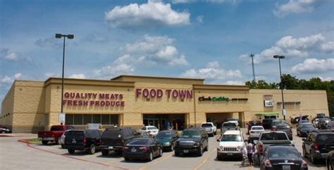 Foodtown new caney texas. New Caney, also known as Presswood, is on the Southern Pacific line at the junction of Farm Road 1485 and State Highway Loop 494, seventeen miles southeast of Conroe in southeastern Montgomery County. The community was founded in the 1860s and in its early years was known as Presswood, for pioneers Austin and Sarah Waters Presswood, who settled ... 