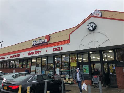 Foodtown new rochelle. You know you're tired of your desk job. Working outside would be cool, but you want to do something different, and out of the ordinary. Take this quiz to find what unusual outdoor ... 