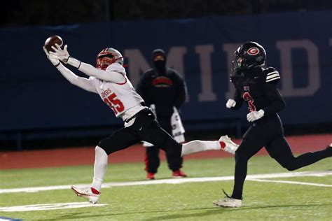 Football: Somers comes up with another big play in the closing …