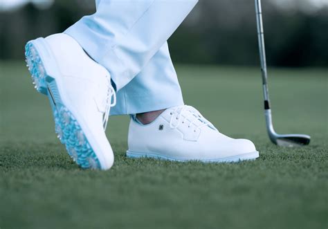 Footjoj. FootJoy have been trusted golf shoe specialists since 1857. Their supreme comfort and performance have made them a firm favourite in traditional golfing circles. Having been the leading golf shoe brand on the PGA Tour for more than 55 years, it is no wonder their superior golf footwear, gloves, apparel and accessories are chosen by some of the best … 