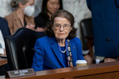 For an ailing Dianne Feinstein, a fight over the family fortune