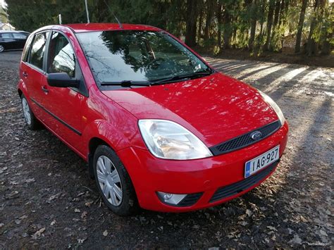 Ford Fiesta 1,4 80hv M5 5-ovinen Ambiente Viistoperä 2003