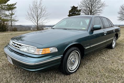 Ford crown victoria lx 1995 manual. - Mosby s canadian textbook for the support worker.