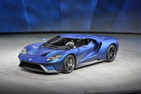 Ford gt supercar. Oct 6, 2022 · Along with race-spec sheetmetal and a big rear wing, the Gen3 Supercar has a 600-plus-hp version of the regular Mustang GT's new Coyote 5.0-liter V-8. The new Ford Mustang GT Gen3 Supercar is a ... 