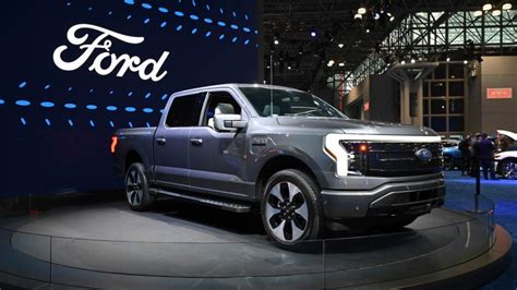 Ford llama a revisión 870.000 camionetas F-150 por activación inesperada del freno de mano