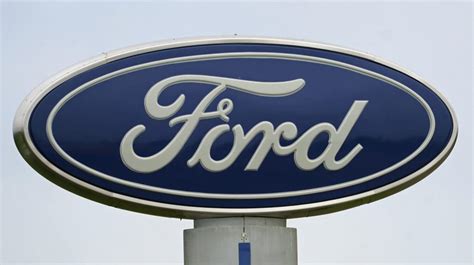 Ford planning to lay off hundreds of workers