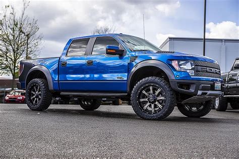 Ford raptor mpg. Ford's pricing strategy is perhaps the boldest departure from its Ram rival. Ford has the 2022 Ford F-150 Raptor R starting at $109,145—about $7,150 more than a comparably equipped Ram TRX. Now ... 