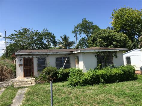View 10 foreclosures in Fort Myers, FL at a median listing home price of $350,000 and find nearby foreclosing real estate at realtor.com®.