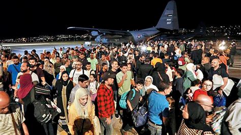 Foreigners airlifted out; Sudanese seek refuge from fighting