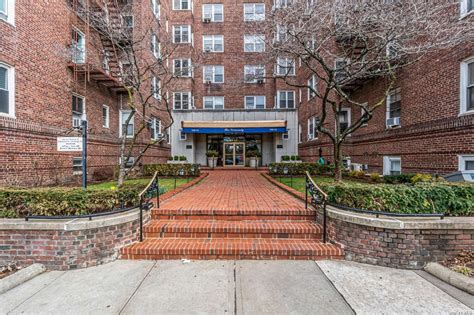 Forest Hills Queens, NY 11375, Neighborhood Profile