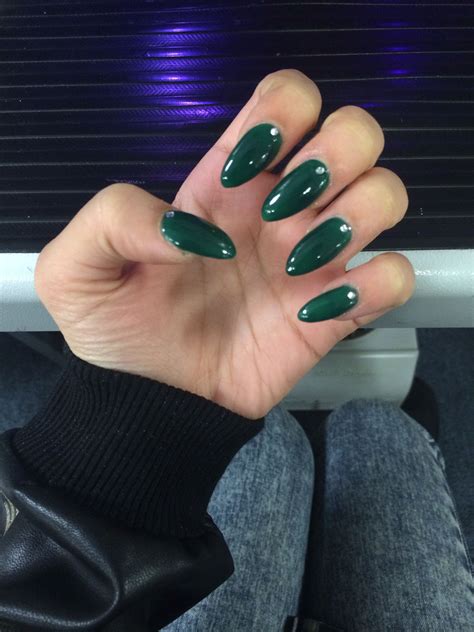 Forest green almond nails. Things To Know About Forest green almond nails. 