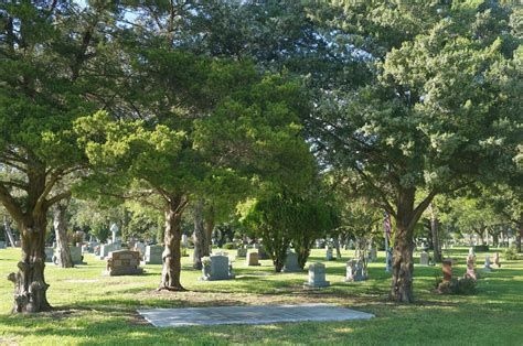 Forest park westheimer. 1 Mar 1918 – 14 Mar 2002. Forest Park Westheimer Cemetery. Houston, Harris County, Texas, USA. No grave photo. 