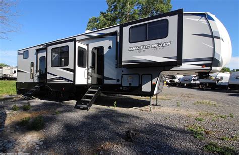 Forest River Cherokee Arctic Wolf Suite fifth wheel 3