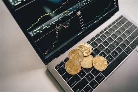 Learn the differences between forex trading and bitcoin trading, the most popular cryptocurrency. Find out how to trade bitcoin on forex platforms, the advantages and disadvantages of this strategy, and the legal implications of investing in bitcoin as a currency.. 