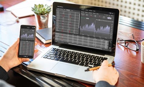 The MetaTrader 4 (MT4)platform is the standard spread betting platform offered by Pepperstone and has plenty of helpful features for beginner forex traders. The MetaTrader 4 platform comes with 30+ technical indicators and drawings that are easy to apply to the charts, so you can set up the charts how you want them.