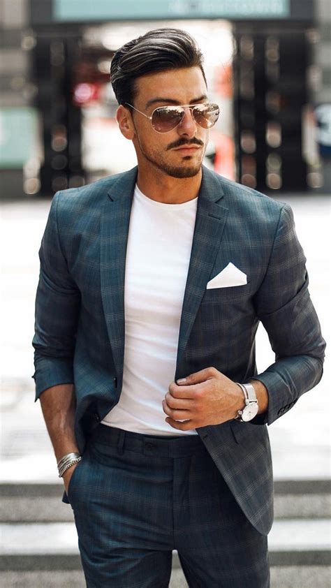 Formal men. Matching Dress: Wear this with the suit and tie to look polished. Perfect Occasion: This style best suits formal corporate events at night. Ideal Age Group: Men in their early 30s and mid-30s are suitable for this look. Suitable Face and Hair Type: A round face and short hair are best for … 