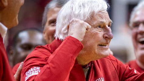 Former Hoosiers coach Knight battling undisclosed illness