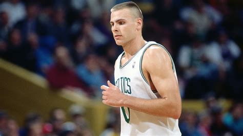 Former NBA player Eric Montross dies, family says