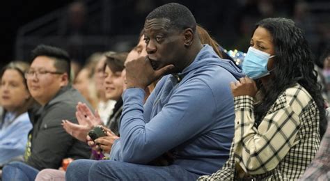 Former NBA star Shawn Kemp charged in parking lot shooting