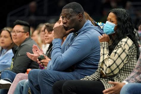 Former NBA star Shawn Kemp charged with assault in parking lot shooting