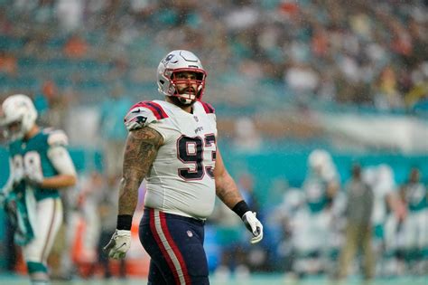 Former Patriots captain reportedly skipping mandatory minicamp over contract