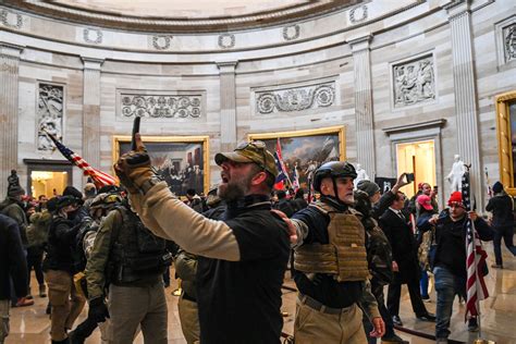 Former US Capitol Police officer that held back Jan. 6 rioters running for Congress