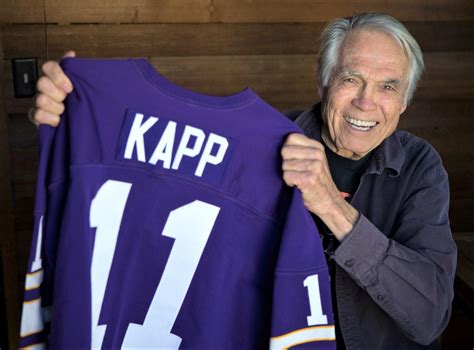 Former Vikings, Cal QB Joe Kapp dies at age 85